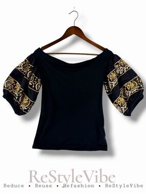 FREE PEOPLE Women’s Size S Top Shirt NWT Knit Scoop Neckline Stretch Embroidered